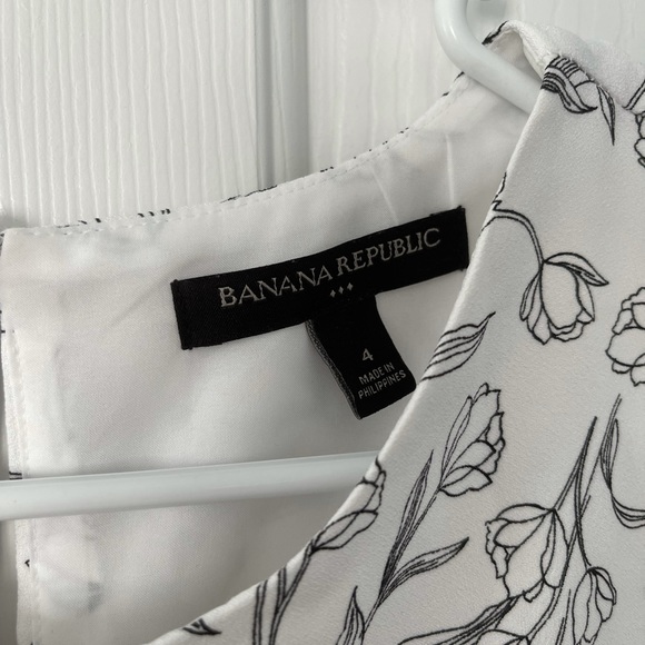 Banana Republic Romper (size 4) - Picture 3 of 4